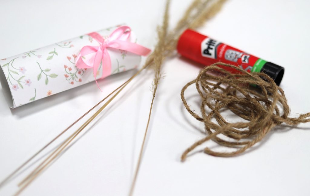 ta tillvara p&aring; och pyssla med tapetprover