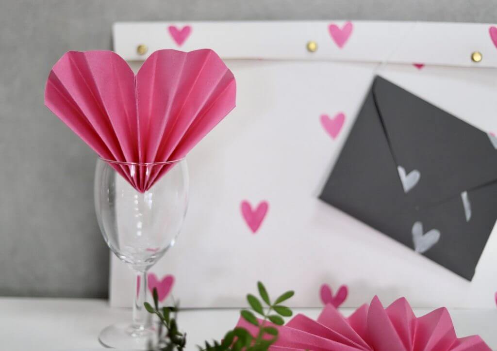 enkelt pyssel alla hj&auml;rtans dag