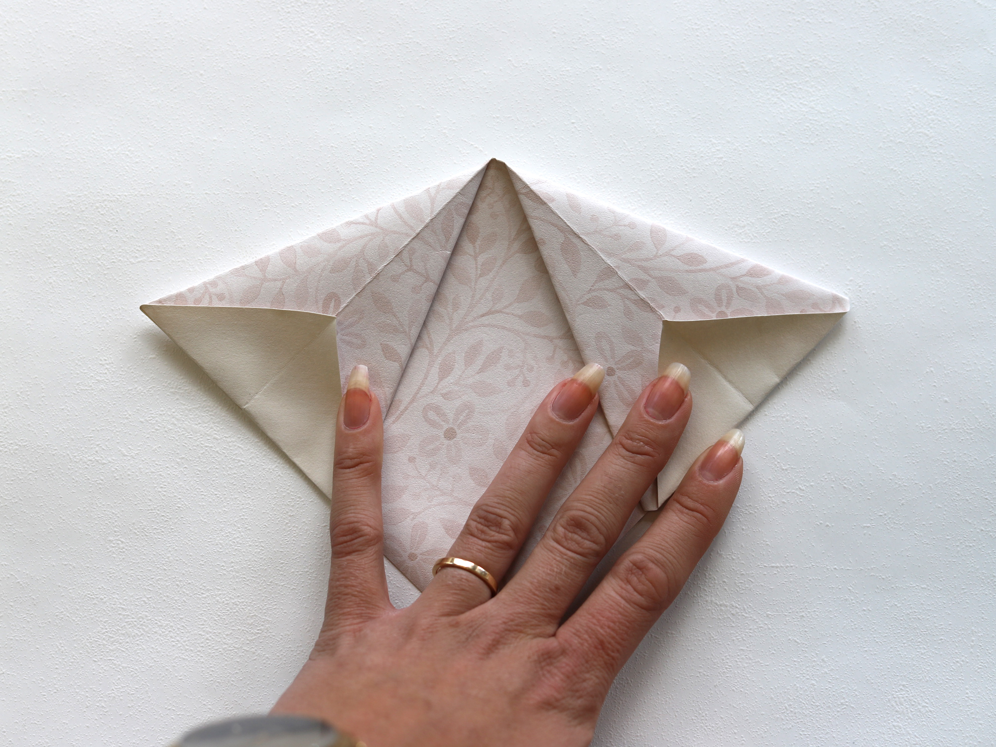 vika tapetblomma av tapet