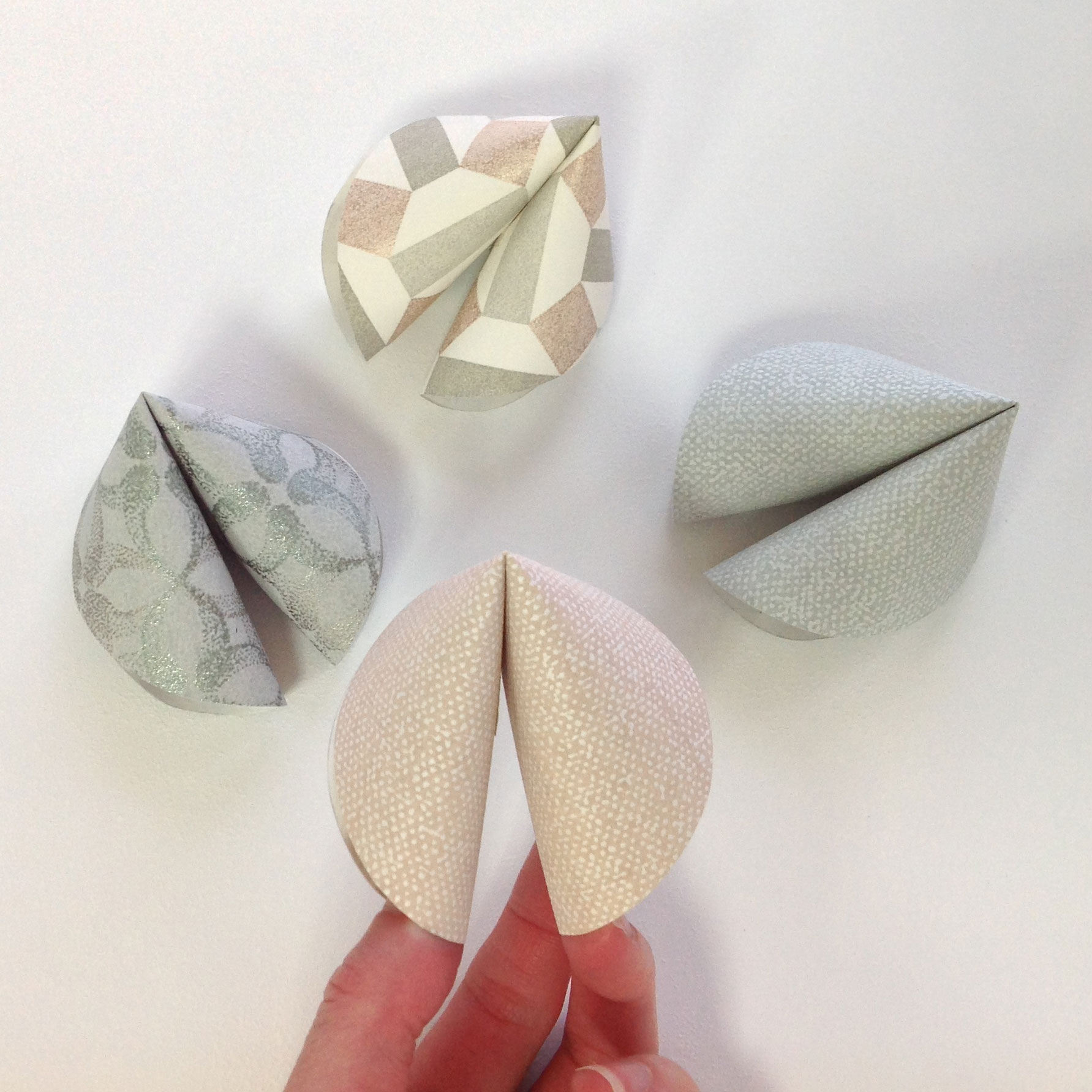 vika lyckokakor av tapet