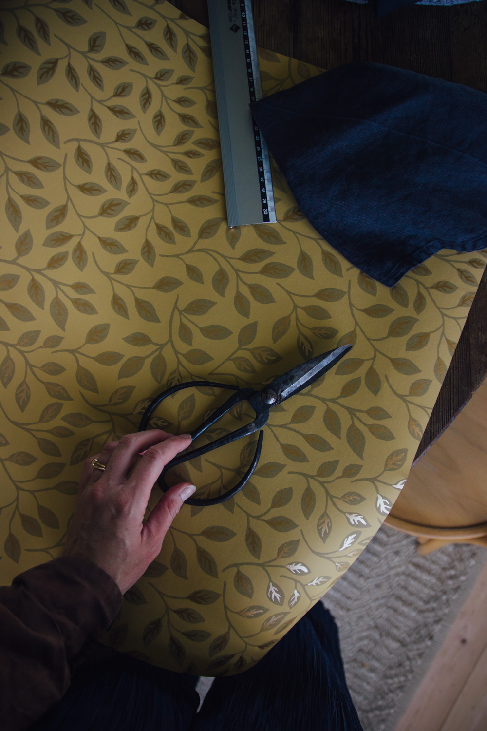 dukning med tapet i gult