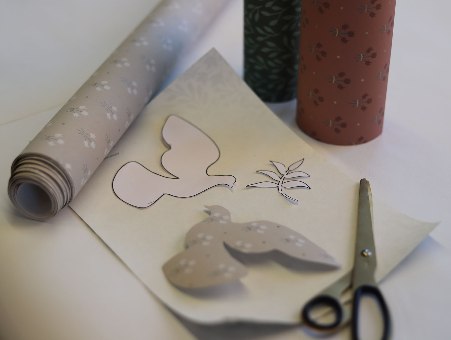 jul pyssel f&aring;gel till granen