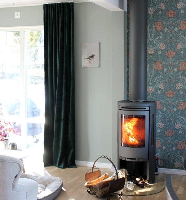 gr&ouml;n tapet med tulpaner filippa 33010