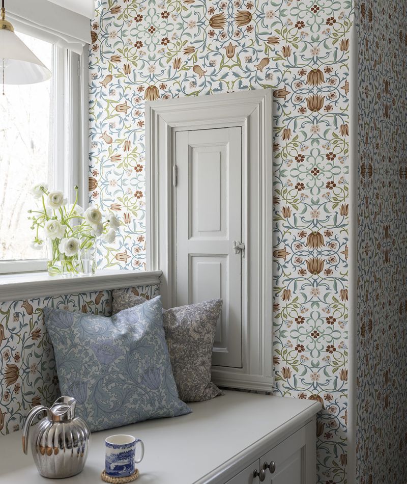 Vit, Multif&auml;rgat tapet med Blommigt m&ouml;nster